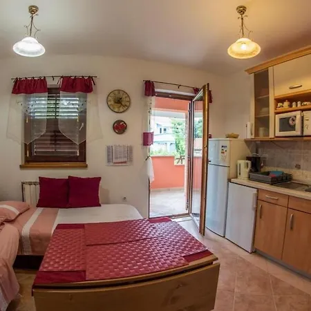 Apartment With A Parking Space Banjole, - 17398 Pula