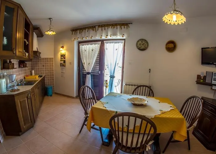 With Parking Space Banjole, - 17398 아파트 *